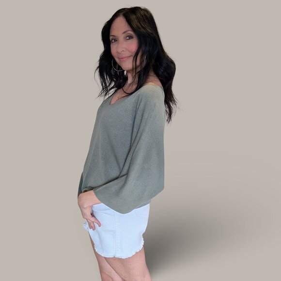 Olive Green V-Neck 3/4 Sleeve Sweater - Medium - Bought in Rome, Italy - Picture 2 of 8